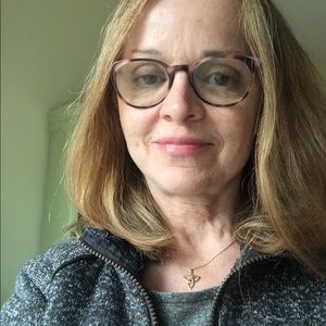 Meet your Posher, Carolyn